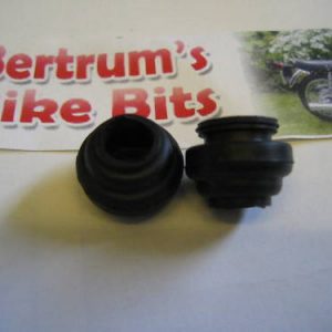 HONDA NISSIN BRAKE CALIPER BOLT SHAFT BOOT OEM PART NO 45133-MA3-006 (set of 2)