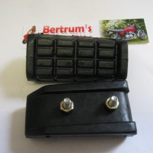 YAMAHA  RZ250 RZ 250 FOOTREST RUBBERS FOOT REST PEGS